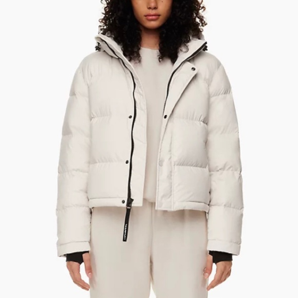 Aritzia Super Puff Shorty - Matte Pearl
